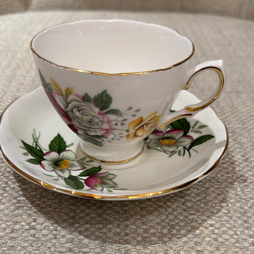 Royal Vale - Bone China Cup and Saucer – Pink - Red - Yellow Roses - 8142